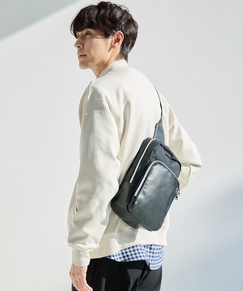 Arnold Palmer（アーノルドパーマー）の「メランジオックス パネル ボディバッグ（ボディバッグ/ウエストポーチ・メンズ・ブラック/チャコールグレー/グレー・F）」の4枚目の写真