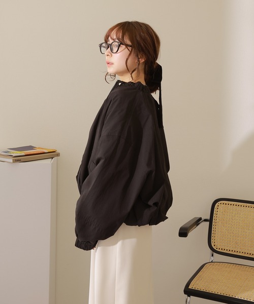 LAULEN(ローレン)の「stand collar gather blouson /スタンドカラー 比翼 ボリュームスリーブ ギャザー ブルゾン(ブルゾン・レディース・アイボリー/ブラック・FREE)」の6枚目の写真