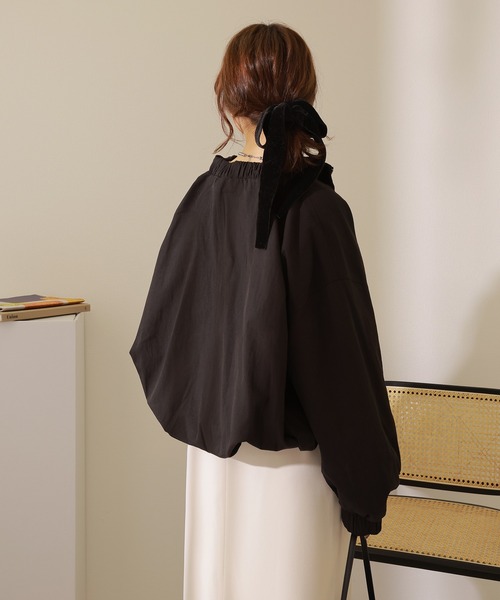 LAULEN(ローレン)の「stand collar gather blouson /スタンドカラー 比翼 ボリュームスリーブ ギャザー ブルゾン(ブルゾン・レディース・アイボリー/ブラック・FREE)」の7枚目の写真