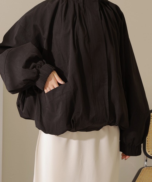 LAULEN(ローレン)の「stand collar gather blouson /スタンドカラー 比翼 ボリュームスリーブ ギャザー ブルゾン(ブルゾン・レディース・アイボリー/ブラック・FREE)」の12枚目の写真