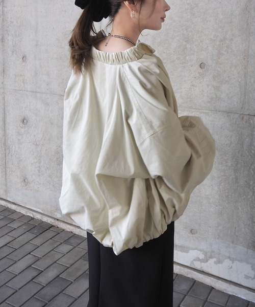 LAULEN(ローレン)の「stand collar gather blouson /スタンドカラー 比翼 ボリュームスリーブ ギャザー ブルゾン(ブルゾン・レディース・アイボリー/ブラック・FREE)」の14枚目の写真