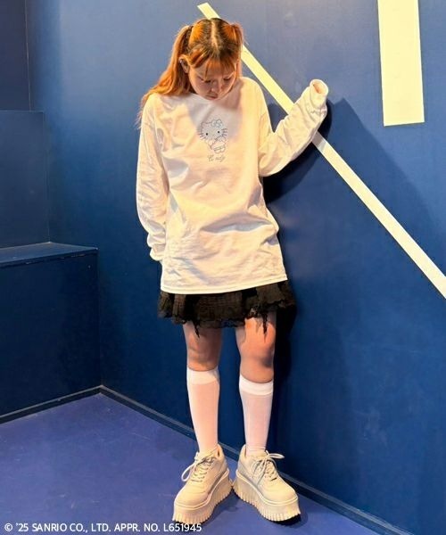 Candy Stripper（キャンディストリッパー）の「ANGEL【HELLO KITTY】SHEER HIGH ソックス（ソックス/靴下・レディース・ホワイト×ピンク/ホワイト×ブルー/ブラック・FREE）」の9枚目の写真