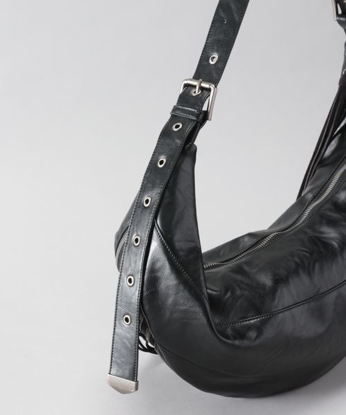 JEANASIS(ジーナシス)の「フリンジホーボーショルダー/322607(ショルダーバッグ・レディース・ブラック/ベージュ・FREE)」の16枚目の写真