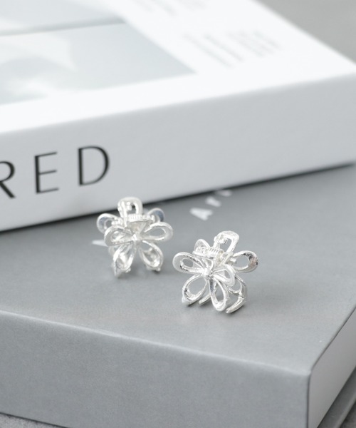 Three Four Time(スリーフォータイム)の「透かしフラワーミニクリップ 2個SET(ヘアピン・レディース・シルバー/ゴールド・FREE)」の10枚目の写真