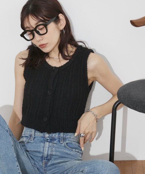 Auntie Rosa Holiday(アンティローザホリデー)の「スラブヤーンショートニットベスト(ベスト・レディース・ネイビー/ブラック/アイボリー・FREE)」の3枚目の写真