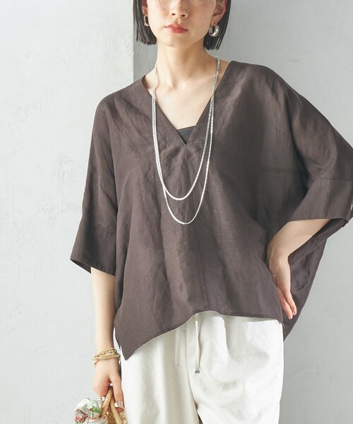 SHIPS(シップス)の「【一部WEB限定】〈手洗い可能〉IMPERIAL LINEN スキッパー ブラウス(シャツ/ブラウス・レディース・ブラウン/ピンク系/ベージュ/ネイビー/オフホワイト・ONE SIZE)」の2枚目の写真