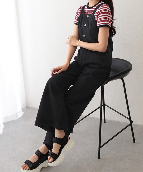 Lace Ladies(レースレディース)の「バックリボン ワイド フレア デニム サロペット(サロペット/オーバーオール・レディース・ライトブルー/ブラック/ブルー・L/M)」の8枚目の写真
