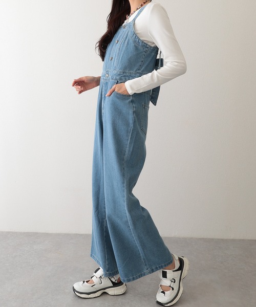 Lace Ladies(レースレディース)の「バックリボン ワイド フレア デニム サロペット(サロペット/オーバーオール・レディース・ライトブルー/ブラック/ブルー・L/M)」の17枚目の写真
