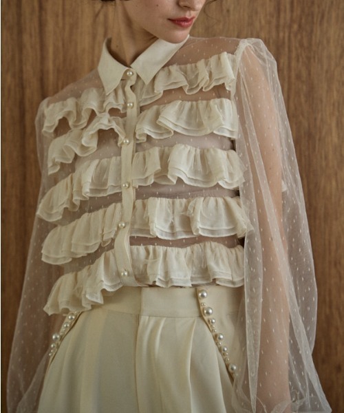 ERADIE(エラディエ)の「Dot tulle border frills blouse ドットチュールボーダーフリルブラウス(シャツ/ブラウス・レディース・アイボリー/ブラック・FREE)」の6枚目の写真