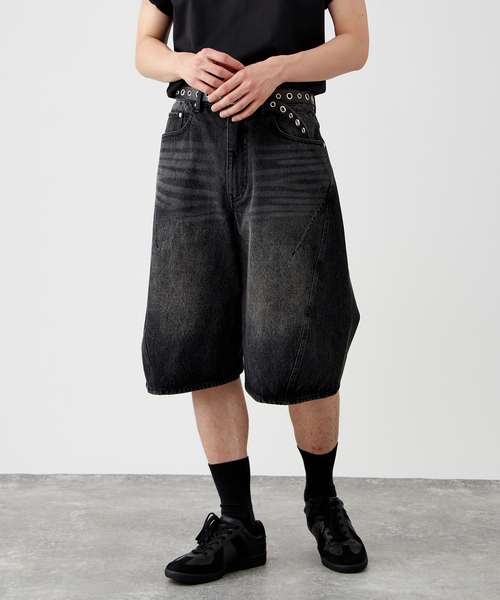 B.C STOCK（ベーセーストック）の「[B.A.C.D] 3Dツイスト バギーデニムショートパンツ（その他パンツ・メンズ・ブラック/ネイビー・MEDIUM/LARGE）」の2枚目の写真