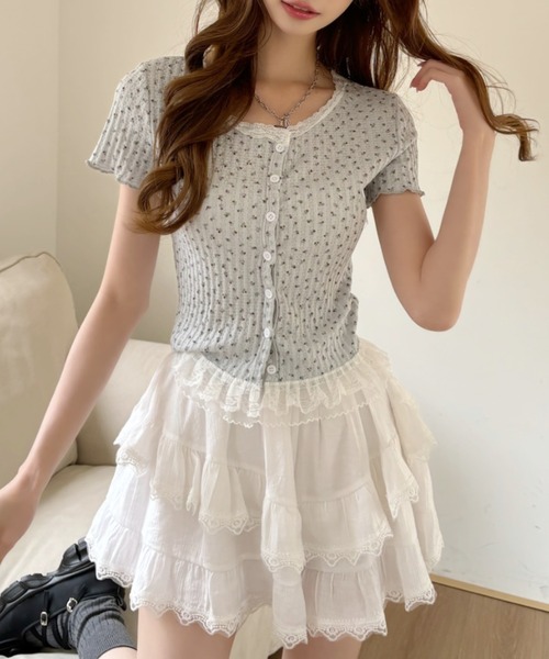 Ada.(エイダ)の「レースデザイン 小花柄 ヘンリーネック トップス(Tシャツ/カットソー・レディース・ホワイト/アイボリー/ブルー/ベージュ/ライトピンク/チャコール・M/L)」の22枚目の写真