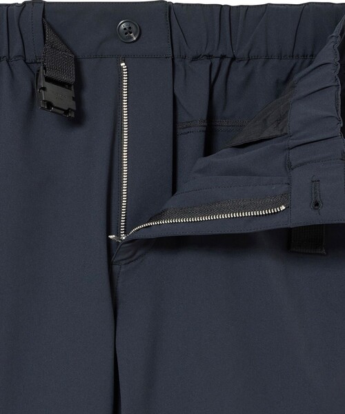 AIGLE(エーグル)の「撥水 ソロテックス ストラップ テーパードパンツ / イージーパンツ(その他パンツ・メンズ・ブラック/グレー・44/40/38/42)」の13枚目の写真
