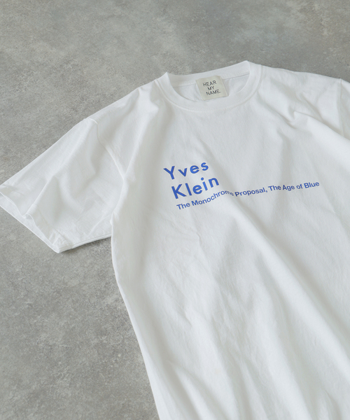 EDIFICE(エディフィス)の「YVES KLEIN(イヴ クライン) 別注 グラフィック プリント Tシャツ(Tシャツ/カットソー・メンズ・ホワイト×ホワイト/ホワイト系その他/ホワイト・LARGE/MEDIUM)」の4枚目の写真
