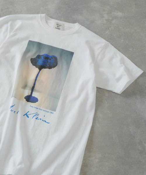 EDIFICE(エディフィス)の「YVES KLEIN(イヴ クライン) 別注 グラフィック プリント Tシャツ(Tシャツ/カットソー・メンズ・ホワイト×ホワイト/ホワイト系その他/ホワイト・LARGE/MEDIUM)」の8枚目の写真
