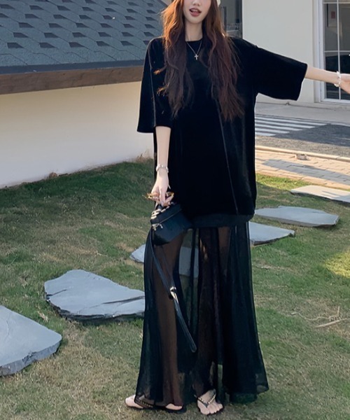 gossip!ロサンゼルス(ゴシップロサンゼルス)の「大人クール抜け感!ベロアオーバー T シャツ+シアーレイヤードロングスカート 2 点セット(セットアップ・レディース・ホワイト/ブラック・FREE)」の5枚目の写真