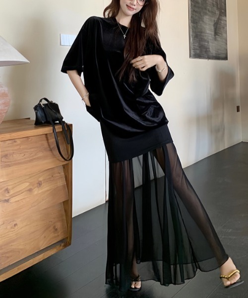 gossip!ロサンゼルス(ゴシップロサンゼルス)の「大人クール抜け感!ベロアオーバー T シャツ+シアーレイヤードロングスカート 2 点セット(セットアップ・レディース・ホワイト/ブラック・FREE)」の16枚目の写真