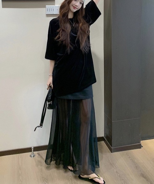 gossip!ロサンゼルス(ゴシップロサンゼルス)の「大人クール抜け感!ベロアオーバー T シャツ+シアーレイヤードロングスカート 2 点セット(セットアップ・レディース・ホワイト/ブラック・FREE)」の18枚目の写真