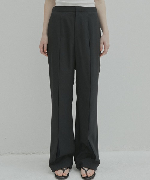 LE CIEL BLEU(ルシェルブルー)の「スリムフレアパンツwシアーディテール / Slim Flare Pant w/Sheer Detail(その他パンツ・レディース・ブラック/カーキ/グレー・38/36/34)」の5枚目の写真