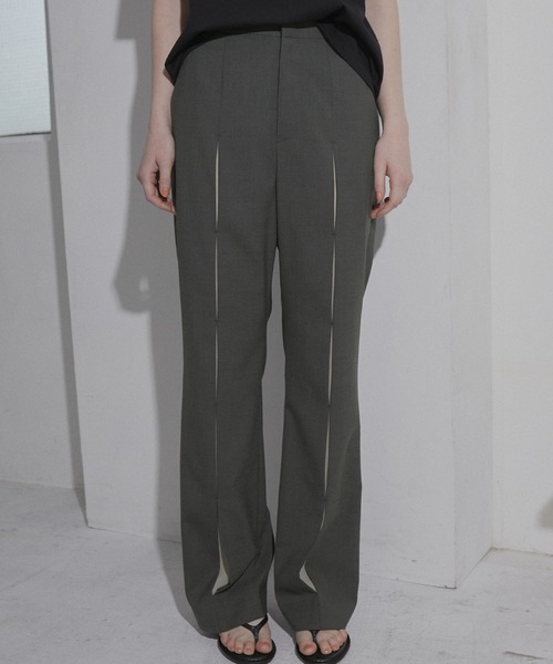 LE CIEL BLEU(ルシェルブルー)の「スリムフレアパンツwシアーディテール / Slim Flare Pant w/Sheer Detail(その他パンツ・レディース・ブラック/カーキ/グレー・38/36/34)」の17枚目の写真