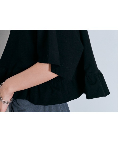 W:Huku（フーク）の「ハーフスリーブ フリルTシャツ（Tシャツ/カットソー・レディース・オフホワイト/ライトブラウン/ブラック/チャコール・FREE）」の7枚目の写真