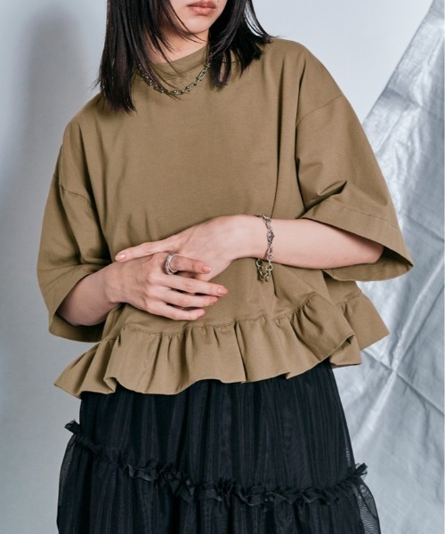 W:Huku（フーク）の「ハーフスリーブ フリルTシャツ（Tシャツ/カットソー・レディース・オフホワイト/ライトブラウン/ブラック/チャコール・FREE）」の8枚目の写真