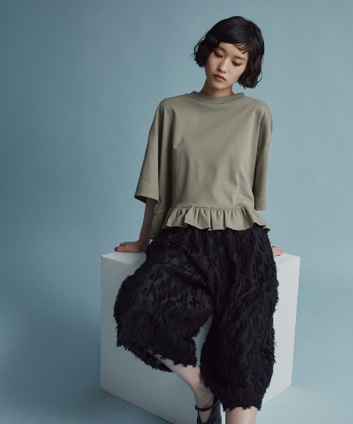 W:Huku(フーク)の「【新色追加】【W:Huku / シルキータッチコットン】ハーフスリーブ フリル ショート Tシャツ / 半袖 ハーフスリーブ / Cotton Half-Sleeve Ruffle T-Shirt(Tシャツ/カットソー・レディース・オフホワイト/ライトブラウン/ブラック/チャコール/グリーン系その他/ブルー・FREE)」の16枚目の写真