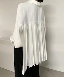 襟付きプリーツ長袖シャツ