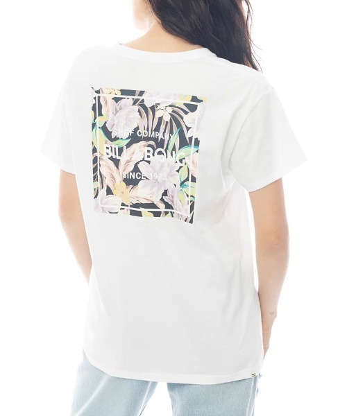 BILLABONG（ビラボン）の「【BILLABONG WOMENS/ビラボンウィメンズ】25SS SQUARE LOGO BOY FIT TEE/半袖バックプリントロゴTシャツ（Tシャツ/カットソー・レディース・ホワイト/ブラック/ホワイト系その他/ブルー系その他・MEDIUM）」の2枚目の写真
