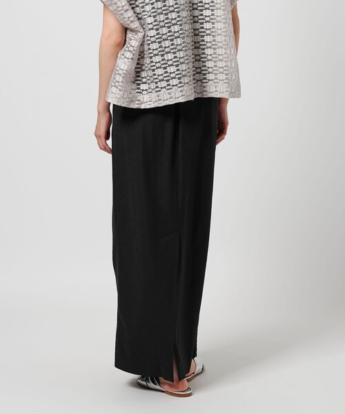 BEAUTY&YOUTH UNITED ARROWS（ビューティーアンドユースユナイテッドアローズ）の「レーヨンブレンド タックスカート -ウォッシャブル-（スカート・レディース・ブラック/ネイビー/モカ・M/XS/S）」の11枚目の写真