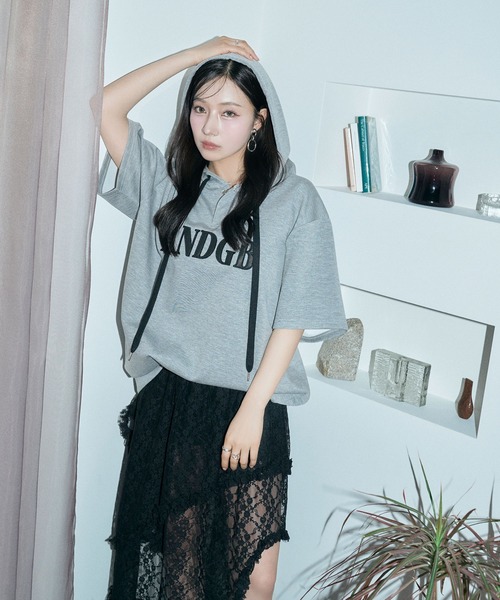 ANDGEEBEE（アンジービー）の「UNISEX ポンチプルパーカー（パーカー・レディース・グレー/ブラック・FREE）」の2枚目の写真