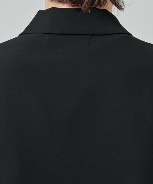 CULLNI(クルニ)の「別注 SHORT SLEEVE COACH JACKET(シャツ/ブラウス・メンズ・ダークグレー/ブラック・1/2)」の4枚目の写真