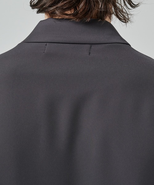 CULLNI(クルニ)の「別注 SHORT SLEEVE COACH JACKET(シャツ/ブラウス・メンズ・ダークグレー/ブラック・1/2)」の9枚目の写真