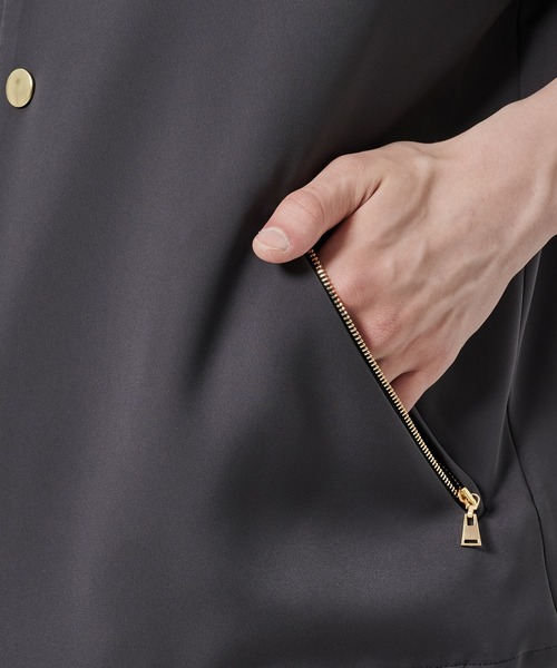 CULLNI(クルニ)の「別注 SHORT SLEEVE COACH JACKET(シャツ/ブラウス・メンズ・ダークグレー/ブラック・1/2)」の12枚目の写真