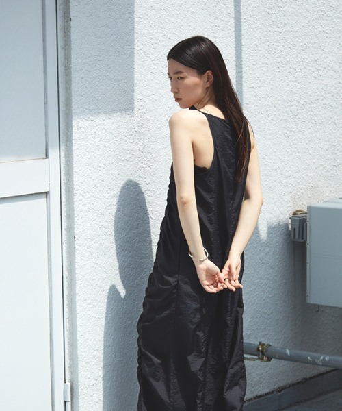 NOMINE（ノミネ）の「ギャザー キャミワンピース（ワンピース・レディース・ブラック/カーキ/オフホワイト・フリー）」の7枚目の写真