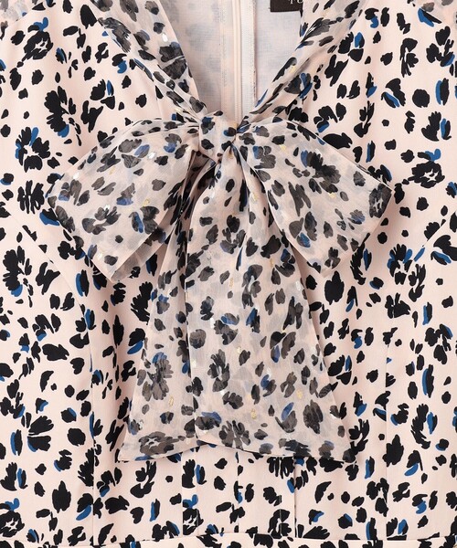 TOCCA（トッカ）の「FLOWER PETALS CARPET ドレス（ワンピース・レディース・ピンク系5/ブラック系5・2/0/6/4）」の7枚目の写真