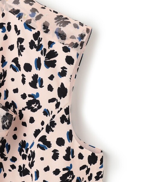 TOCCA（トッカ）の「FLOWER PETALS CARPET ドレス（ワンピース・レディース・ピンク系5/ブラック系5・2/0/6/4）」の8枚目の写真