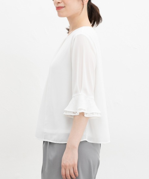 Honeys(ハニーズ)の「6分袖レース使いブラウス(シャツ/ブラウス・レディース・グレイッシュベージュ/ブラック/クリーム/ホワイト/ラベンダー・3L/L/LL/M/S)」の8枚目の写真