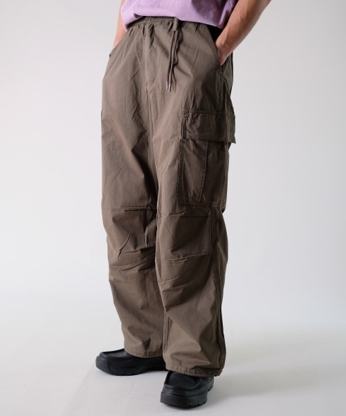R.(rehacer)(アールドット(レアセル))の「R. : Tack Wide Leg Cotton Pants(カーゴパンツ・メンズ・アーミー/チャコールグレー・MEDIUM/LARGE/SMALL)」の6枚目の写真