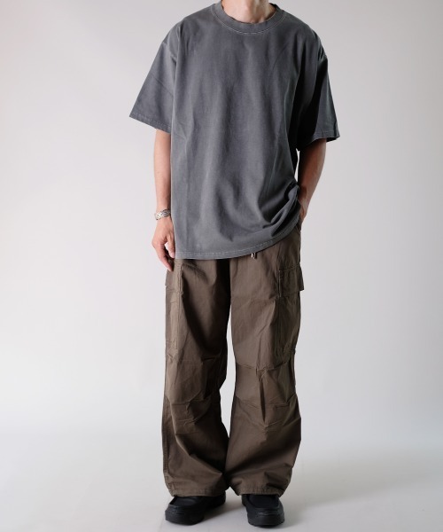 R.(rehacer)(アールドット(レアセル))の「R. : Tack Wide Leg Cotton Pants(カーゴパンツ・メンズ・アーミー/チャコールグレー・MEDIUM/LARGE/SMALL)」の4枚目の写真