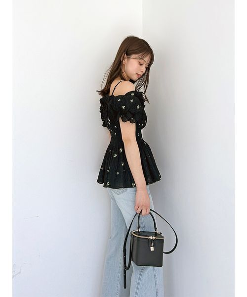 SNIDEL（スナイデル）の「オフショルフリルブラウス（シャツ/ブラウス