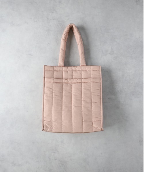 Right-on（ライトオン）の「【HONEYSUCKLE ROSE】キルティングトートバッグ（トートバッグ・レディース・ブラック/オフホワイト/ピンク・ONE SIZE）」の3枚目の写真