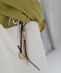 colleca la（コレカラ）の「メタル×フェイクレザー バッグチャーム/キーホルダー（キーホルダー）」