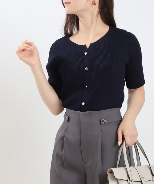 TRUDEA（トルディア）の「スリットネックフェイクリブニット（ニット/セーター・レディース・ホワイト×ブラック/ホワイト×ネイビー/ネイビー/ホワイト/ブラウン/ワイン/チャコールグレー/ブラック・MEDIUM/LARGE）」の7枚目の写真