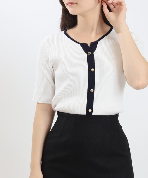 TRUDEA（トルディア）の「スリットネックフェイクリブニット（ニット/セーター・レディース・ホワイト×ブラック/ホワイト×ネイビー/ネイビー/ホワイト/ブラウン/ワイン/チャコールグレー/ブラック・MEDIUM/LARGE）」の4枚目の写真