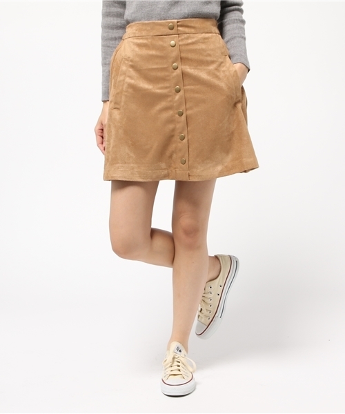 one after another NICE CLAUP（ワンアフターアナザーナイスクラップ）の「【ナイスクラップ】スエード&デニム台形スカート（スカート・レディース・ベージュ/インディゴブルー/キャメル・FREE）」の2枚目の写真