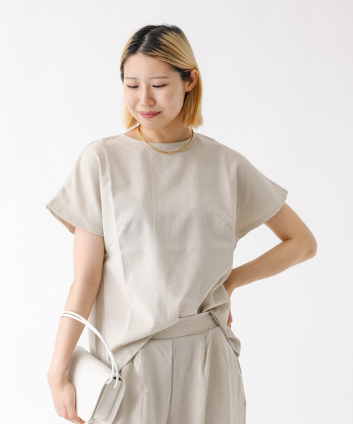 DESIGNWORKS（デザインワークス）の「【セットアップ対応】リネン調バックタックブラウス（シャツ/ブラウス・レディース・グレー/ネイビー/ライトグレー・フリー）」の4枚目の写真