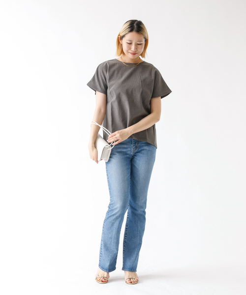 DESIGNWORKS（デザインワークス）の「【セットアップ対応】リネン調バックタックブラウス（シャツ/ブラウス・レディース・グレー/ネイビー/ライトグレー・フリー）」の18枚目の写真