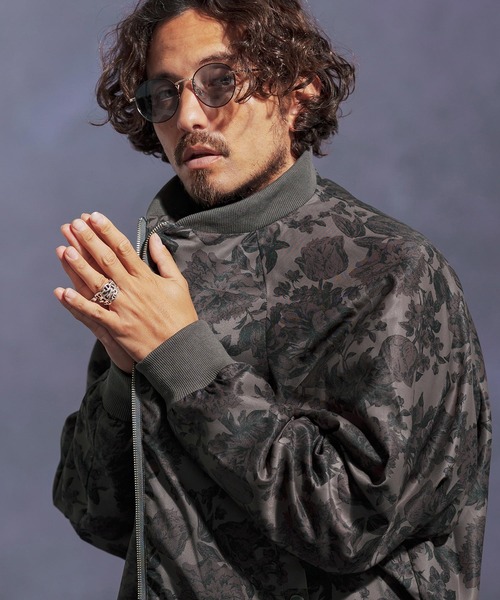 Jih Nunc（ジーヌンク）の「mj10895-フラワー総柄ラグランスリーブブルゾン（ブルゾン・メンズ・ベージュ/ブラック・L/M/S）」の6枚目の写真