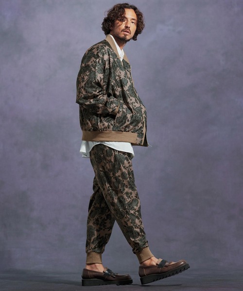 Jih Nunc（ジーヌンク）の「mj10895-フラワー総柄ラグランスリーブブルゾン（ブルゾン・メンズ・ベージュ/ブラック・L/M/S）」の16枚目の写真