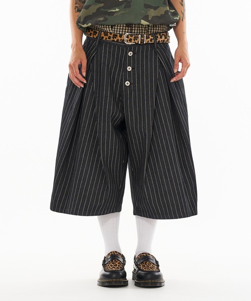 WISH FOR EVER（ウィッシュフォーエバー）の「ASSORT CROSS TUCK BAGGY SHORTS / アソートクロスタックバギーショーツ（その他パンツ・メンズ・グレー/グレー×ホワイト/ネイビー×ホワイト・SMALL/MEDIUM/LARGE）」の2枚目の写真